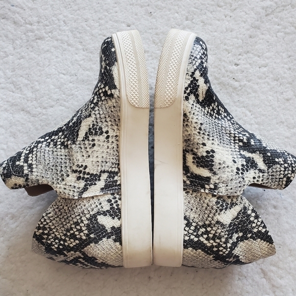 Steve Madden Women’s Wrangle snake print platform high top sneakers US 7 M - Picture 6 of 14
